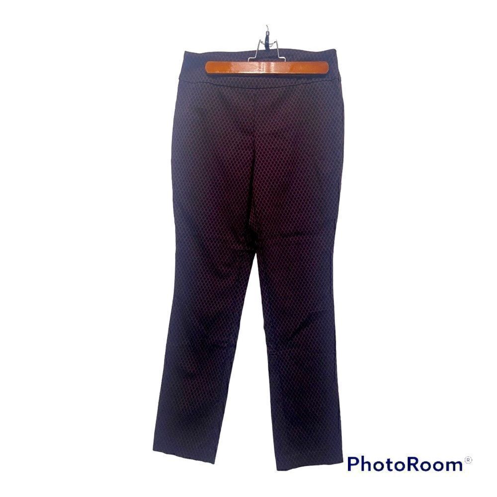 Roz & Ali stars print stretching pants size 4 colors burgundy and black